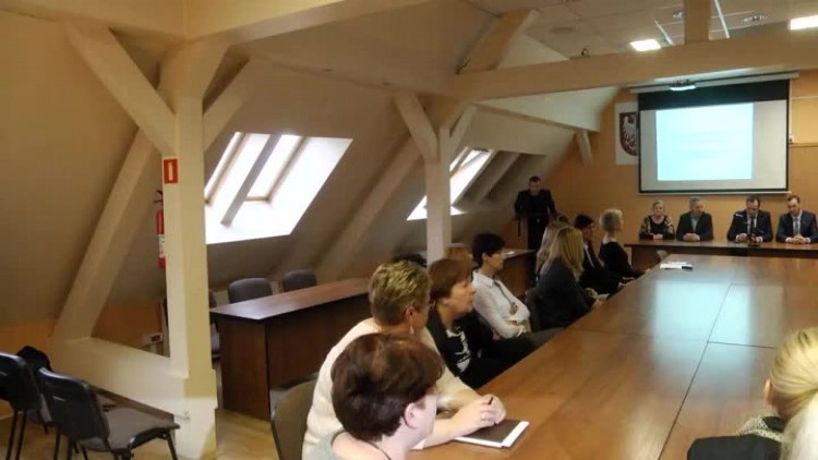 722c_studio2_12012016.mp4