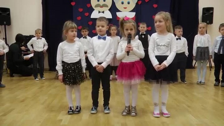 831g_10_pinokio_zabki_dzien_babci_i_dziadka.mp4