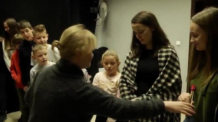 831_ciemnia_galeria_oknohd.mp4