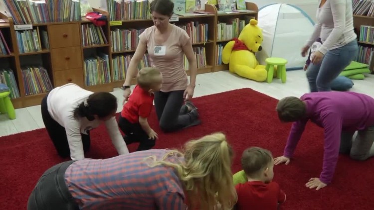 847_baraszkowanie_na_dywanie.mp4