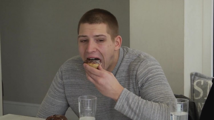 937_szczerbinski_konkurs_jedzenia_paczkow.mp4