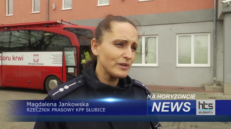 939_krwiobus_pod_komenda_policji_w_slubicach.mp4