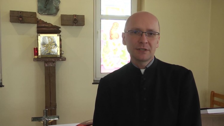 944_ksiadz_droga_krzyzowa_zaproszenie.mp4