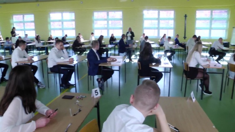 957_egzaminy_gimnazjalne.mp4