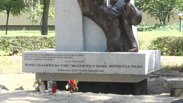 985_plac_sybirakow_nowy_pomnik.mp4