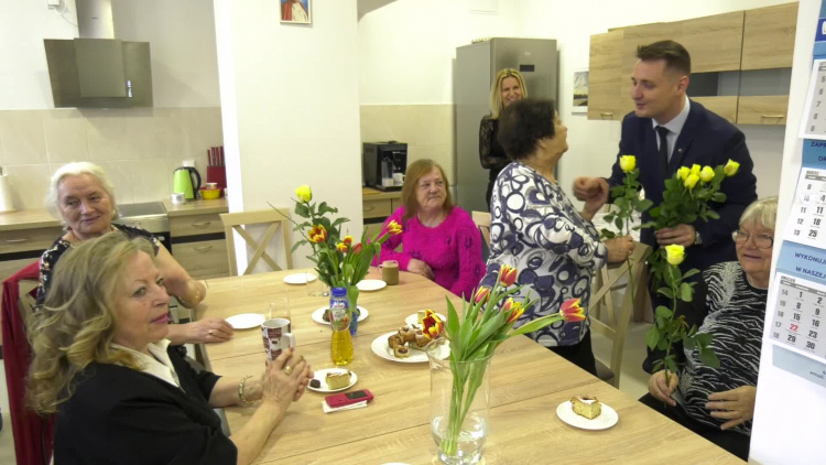 1049_dzien_kobiet_seniorzy.mp4