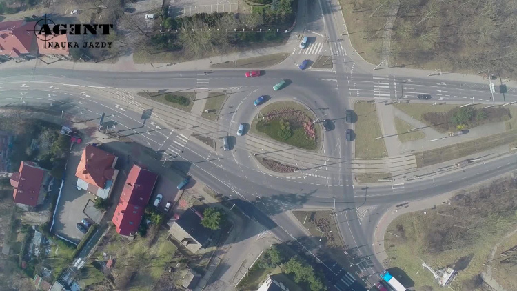 1050b_nauka_jazdy_agent_filmik_promocyjny.mp4