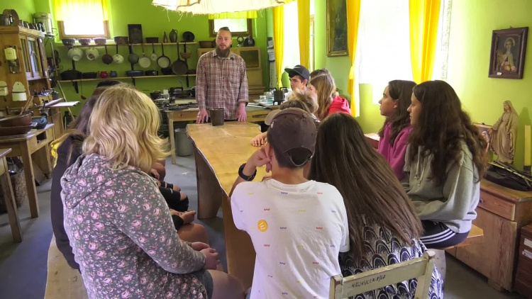 1075_06_wt_mniszki_hd.mp4