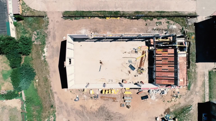 1079_03_pn_sala_look.mp4