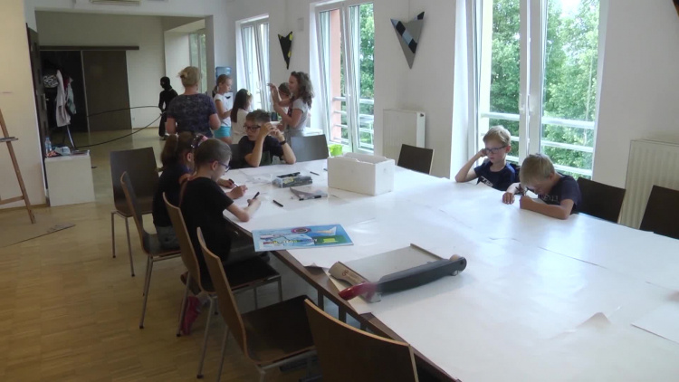 1081_05_sr_okno_lato.mp4