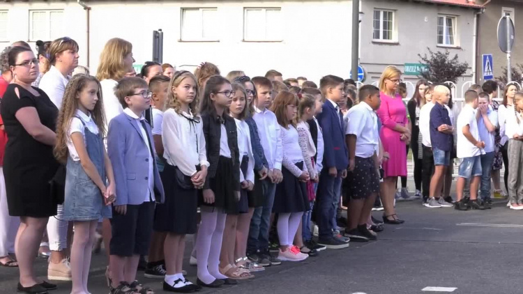 1098_02_pn_1wrzesnia_szkoly.mp4