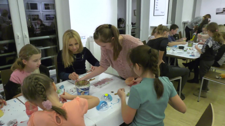 1024_07_czw_galeraia_okno.mp4