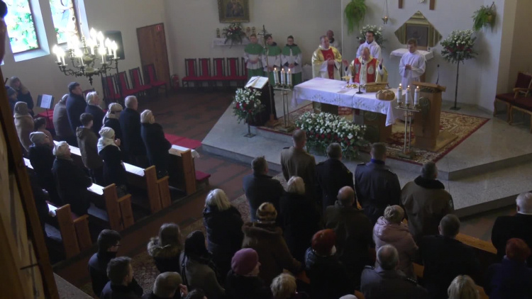 1144_02_sr_sybiracy_rzepin_sztandar.mp4