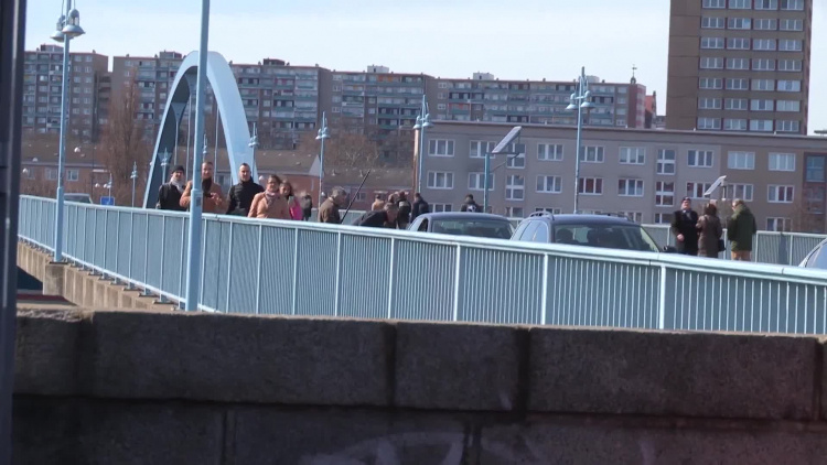 1154_01_pon_pods_week.mp4