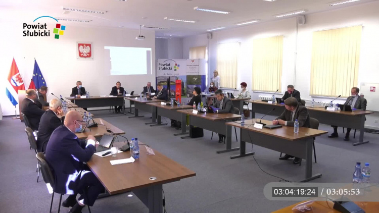 1174g_sesja_rady_powiatu_26052020r.mp4