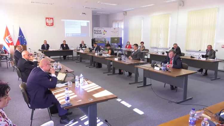 xx_sesja_rady_powiatu_-_transmisja_na_zywo.mp4