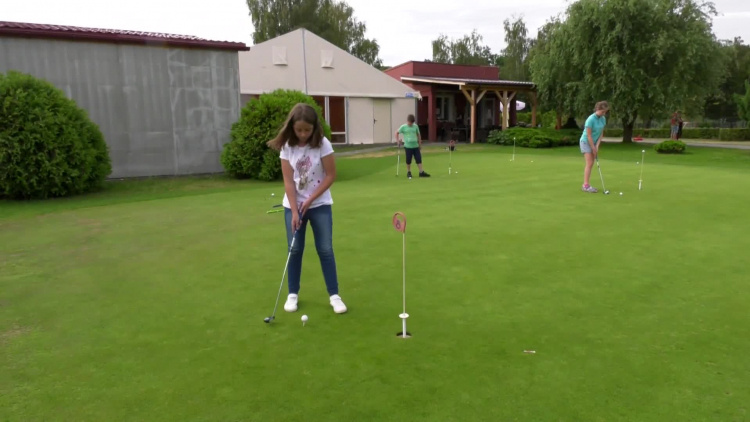 1192_06_kolonie_golf.mp4