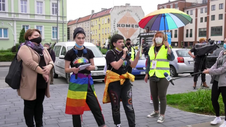 1206_03_lgbt_marsz.mp4