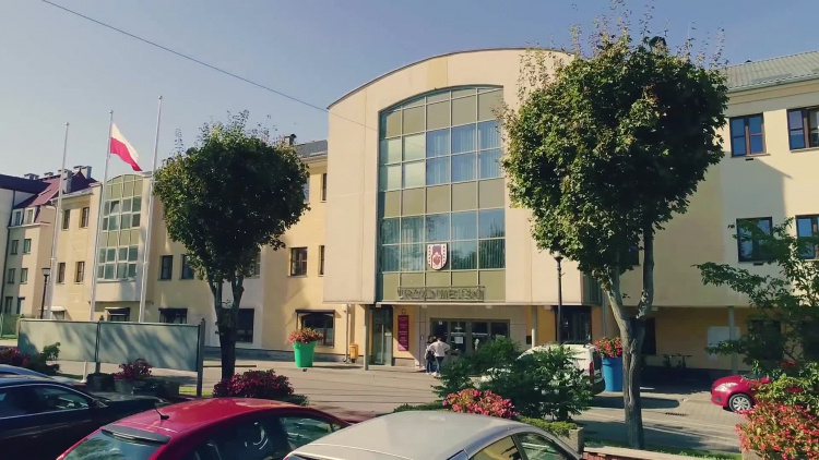 1213_01_pon_urzad_swietlica.mp4