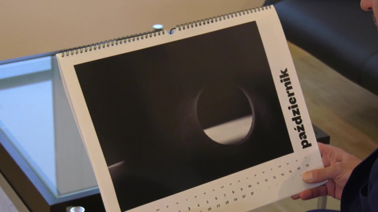 1242-04-czw-kalendarz-okno.mp4